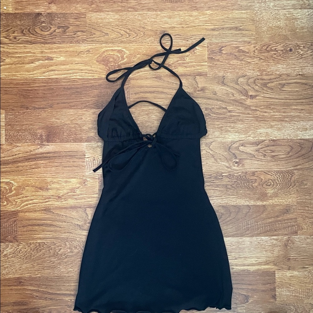 MORA - Elegant Black Halter Dress